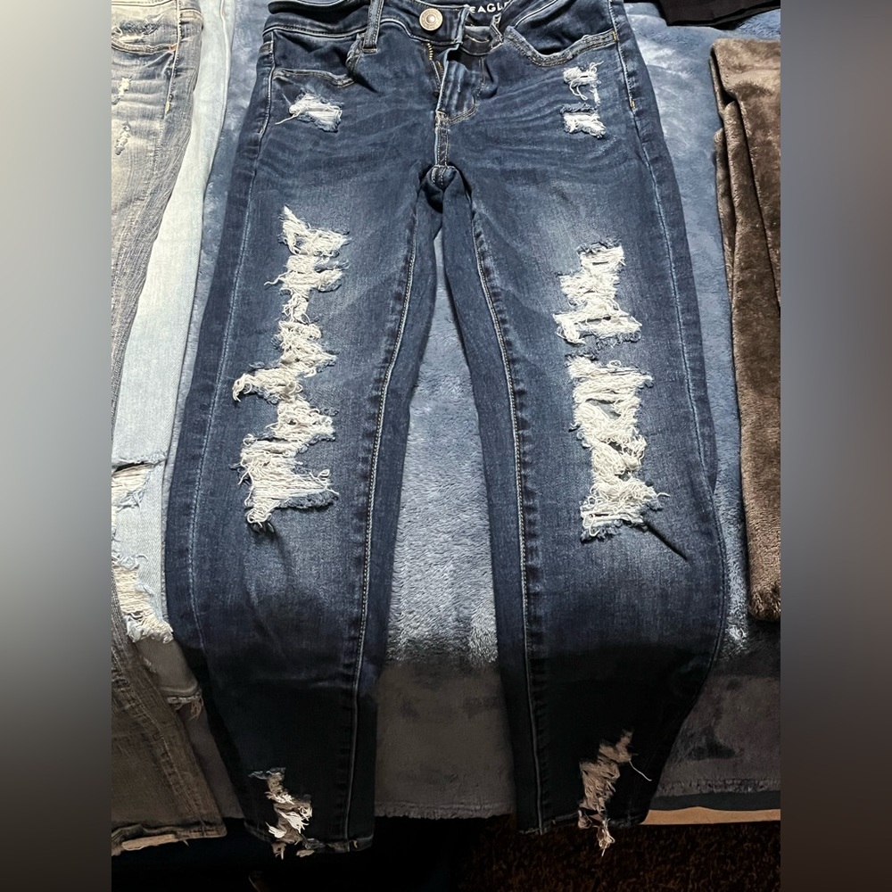 AMERICAN EAGLE JEANS